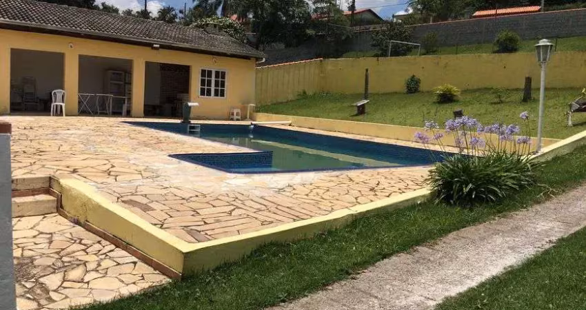 São roque linda chácara com; 2.385,00m2 localizado na famosa cidade do vinho e o alcachofra. piscina