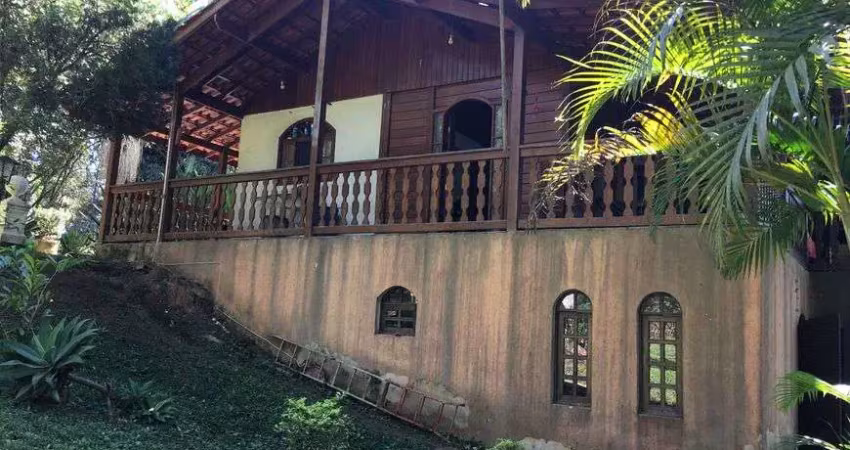 Ibiúna à cidade sensação do momento lhe apresenta essa linda e exclusiva chácara só p/você: 3.700 m2