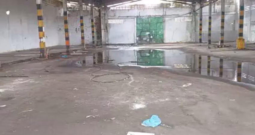 Barracão / Galpão / Depósito à venda na Avenida Afrânio Peixoto, 521, Coutos, Salvador