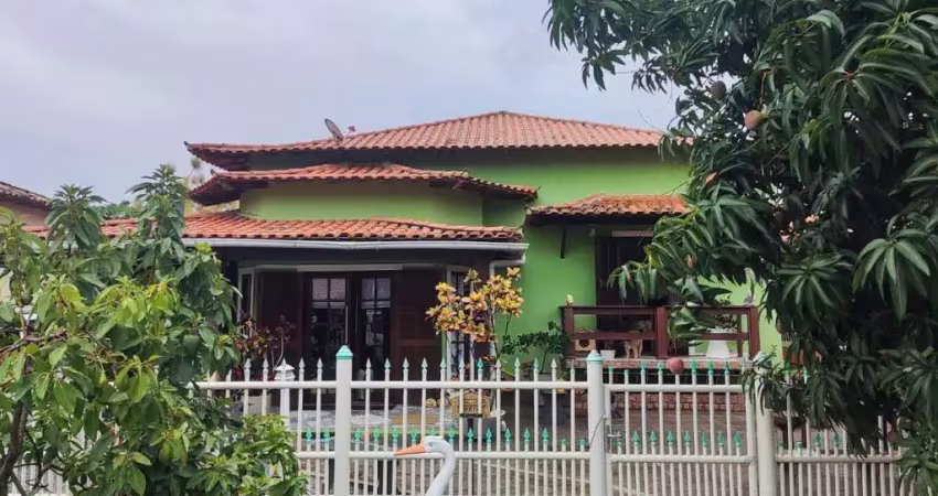 Casa em condomínio fechado com 3 quartos à venda na Rua Flor de Maio, Praia Seca, Araruama