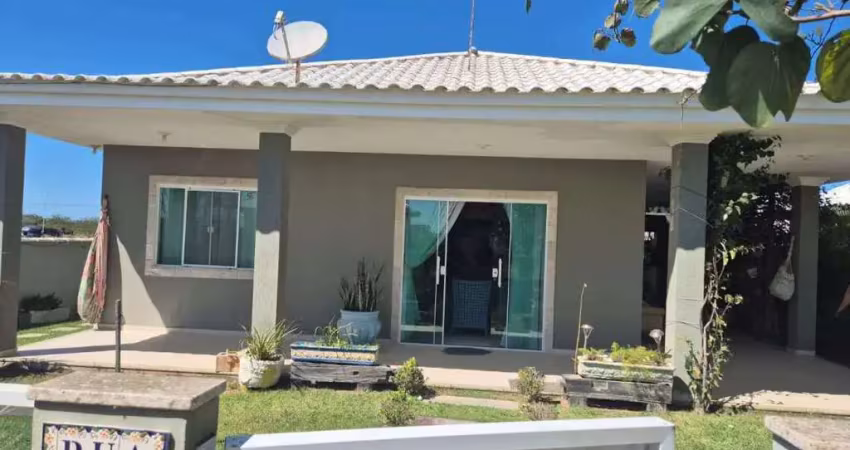 Casa de 02 quartos e piscina no condomínio village valtelina em arraial do cabo