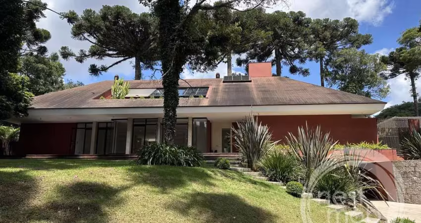 Casa de condomínio com 600 m² e 4 suítes à venda em santa felicidade.