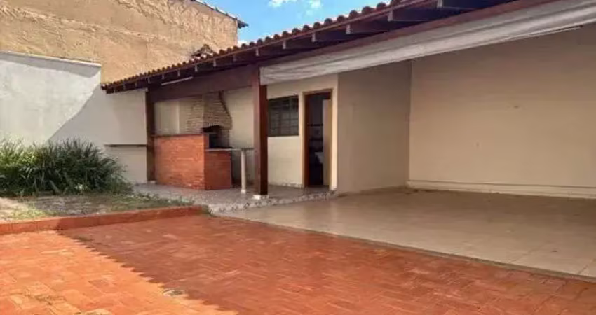 Casa residencial comercial, quintal com churrasqueira / ac caução