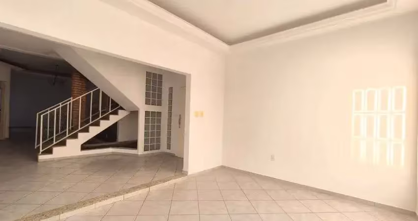 Sobrado com 3 dorms no térreo, escritório e piscina – damha 2 | ac. caução