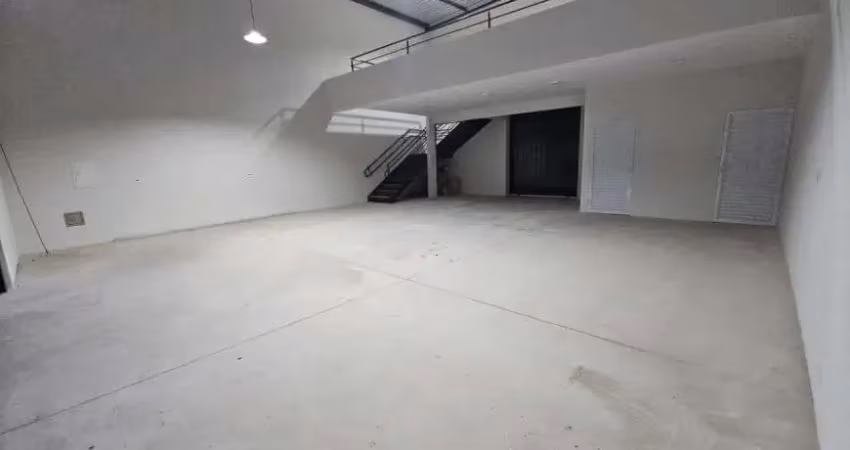 Salão comercial com 114 m² + mezanino | pé-direito de 7 m | ideal para oficinas ou galpões