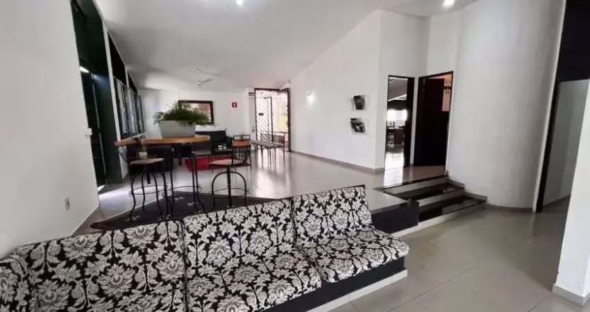 Imóvel comercial com piscina e 700m² – ideal para clínicas e escolas