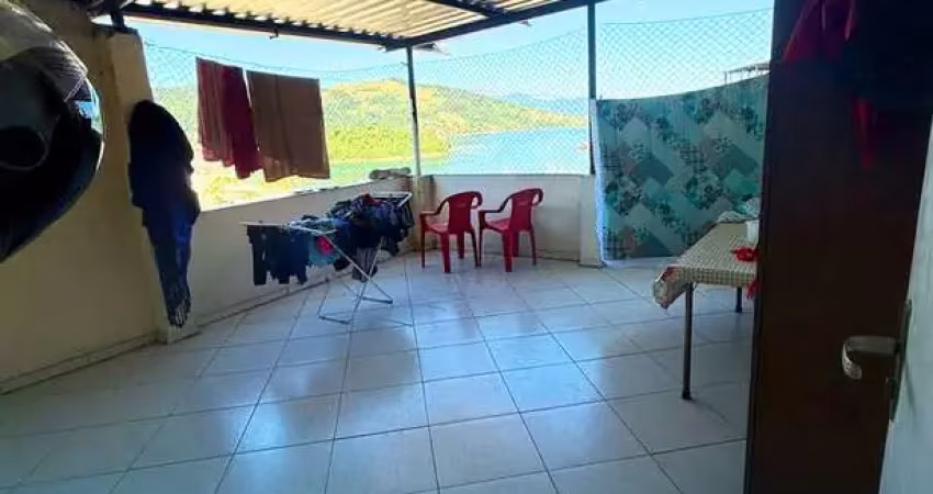 Casa com vista para o mar no morro da fortaleza – centro de angra dos reis/rj