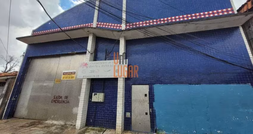 Galpao grande com aproximadamente 885m2 para aluguel na travessa lomas valentina, pedreira.