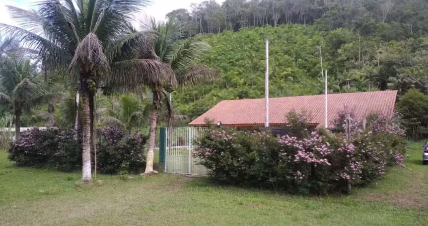 Chácara com 3 dormitórios à venda, 1331000 m² por r$ 890.000,00 - braço grande - miracatu/sp