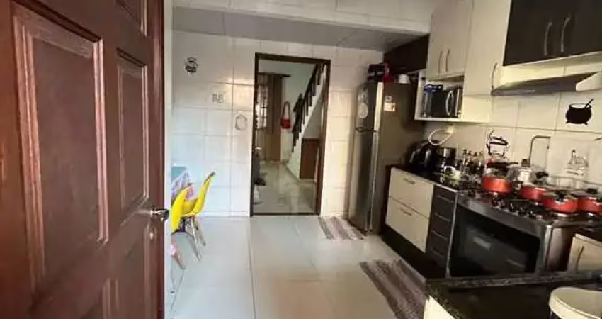 Casa com 2 quartos à venda na Rua Carlos Maia, 367, Porto Velho, São Gonçalo