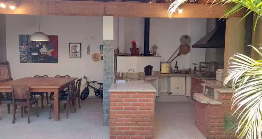 Casa com 4 quartos à venda na Rua Angatuba, Pacaembu, São Paulo