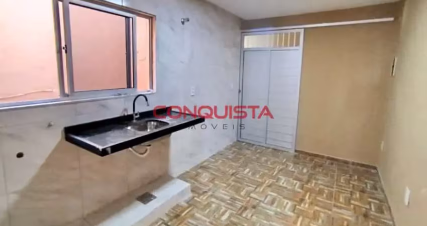 Apartamento com 2 quartos para alugar na Rua Eusébio de Queirós, 53, Montese, Fortaleza