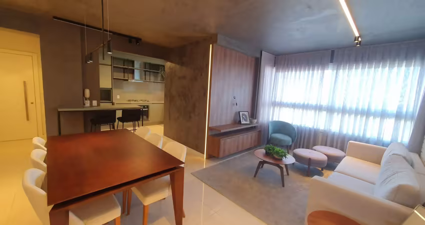 Apartamento mobiliado e decorado em andar alto no bairro panazollo