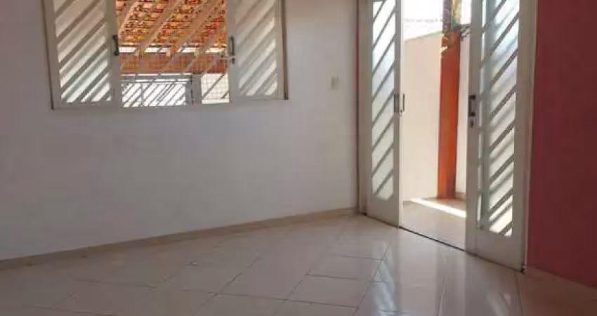 Casa com 3 quartos para alugar no Parque São Luís, Taubaté 