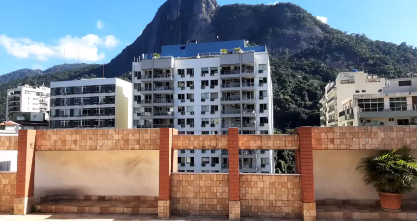 Excelente sala quarto no humaitá, silencioso e seguro , com portaria 24 horas e cftv