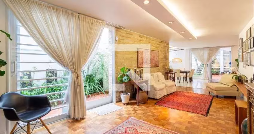 Casa com 4 quartos à venda na Praça Nicolau de Morais Barros Filho, Vila Madalena, São Paulo