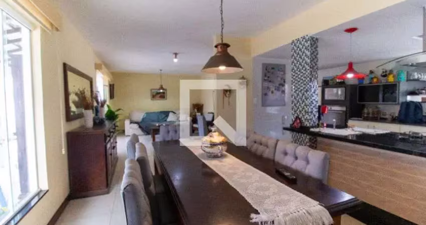 Casa para venda - camboinhas, 3 quartos,  420 m² - niterói