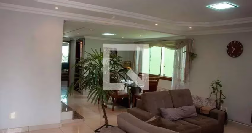 Casa para venda - colonial, 3 quartos,  240 m² - contagem