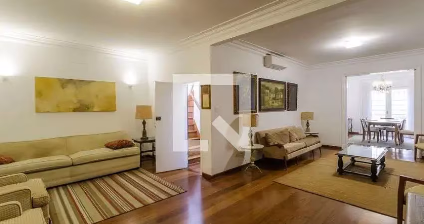 Casa com 3 quartos à venda na Rua Bucareste, Jardim Europa, São Paulo