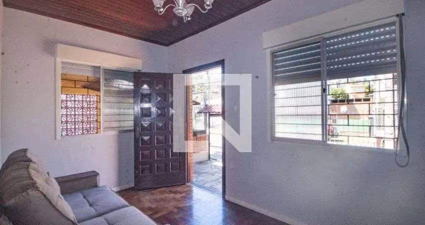 Casa com 3 quartos à venda na Travessa Alfredo Costa, Medianeira, Porto Alegre