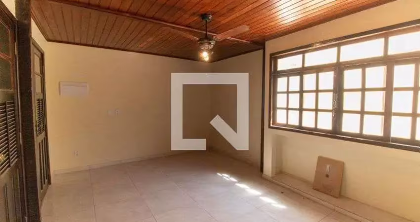 Casa com 1 quarto à venda na Rua dos Cristais, Engenho do Mato, Niterói