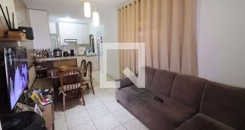 Casa com 3 quartos à venda na Rua Dario Zambelli, Umuarama, Osasco