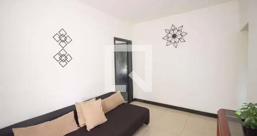 Casa com 2 quartos à venda na Rua Leontino Moreira, Santa Helena, Contagem
