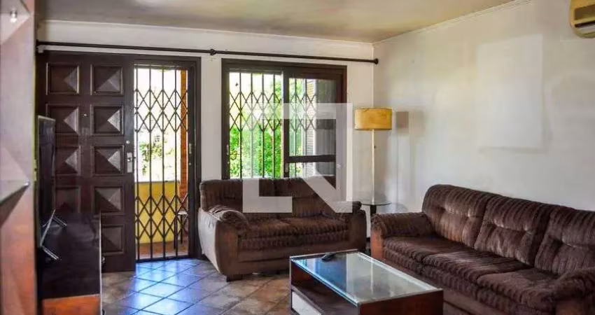 Casa com 4 quartos à venda na Rua Comandai, Cristal, Porto Alegre