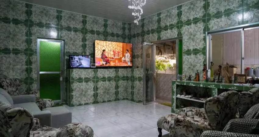 Casa com 3 quartos à venda na Rua João Francisco Barbosa, Vila Nova, Porto Alegre