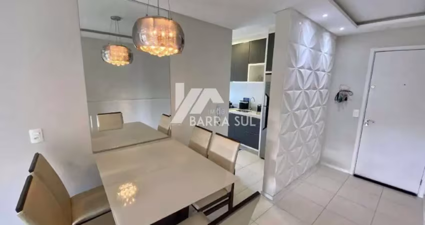 Apartamento semimobiliado com 02 quartos na barra do rio cerro