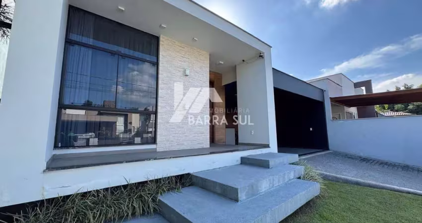 Casa com spa e 01 suíte com closet + 02 quartos no bairro tres rios do sul