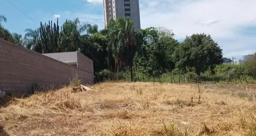 Terreno à venda na Rua Luiz Gavassi, S/N, Jardim Florença, Umuarama