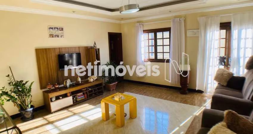 Casa com 6 quartos à venda na Rua Raimundo Rodrigues Lopes, Vera Cruz, Contagem