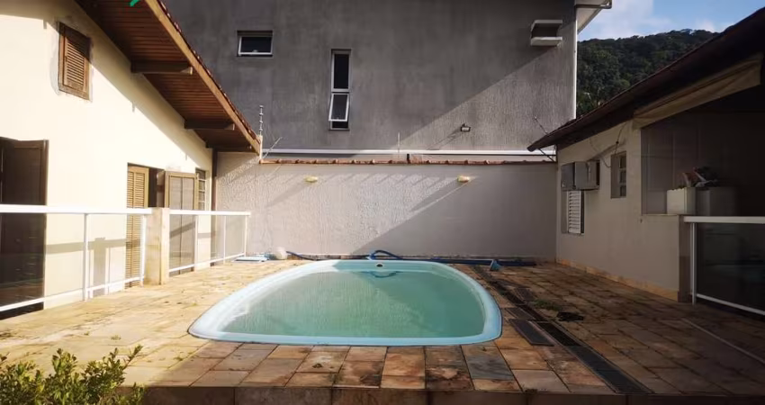Casa em Guaiúba, Guarujá/SP