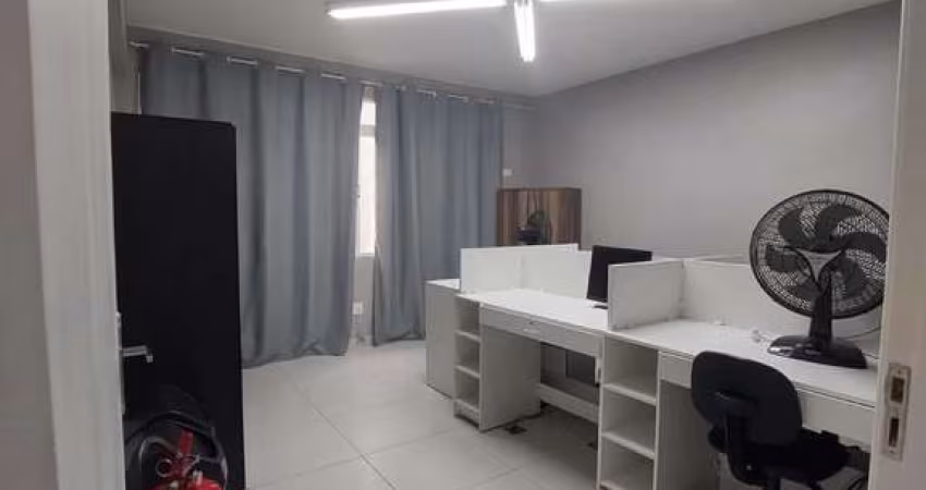 Sala comercial à venda no Centro em Santos
