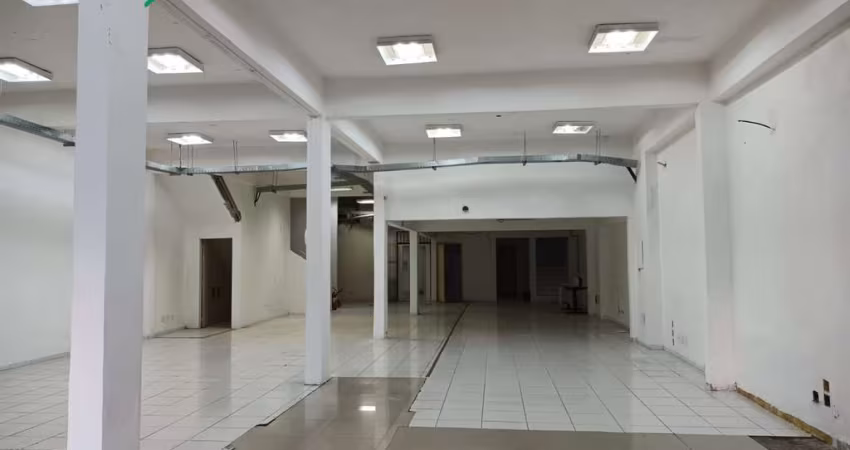 Loja ampla para alugar na Vila Mathias em Santos - SP