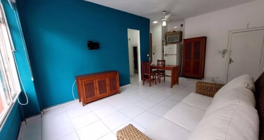 Ed. Maria Luiza - Apartamento com 1 quarto à venda, 1 quadra da praia da Pompéia, em Santos - SP