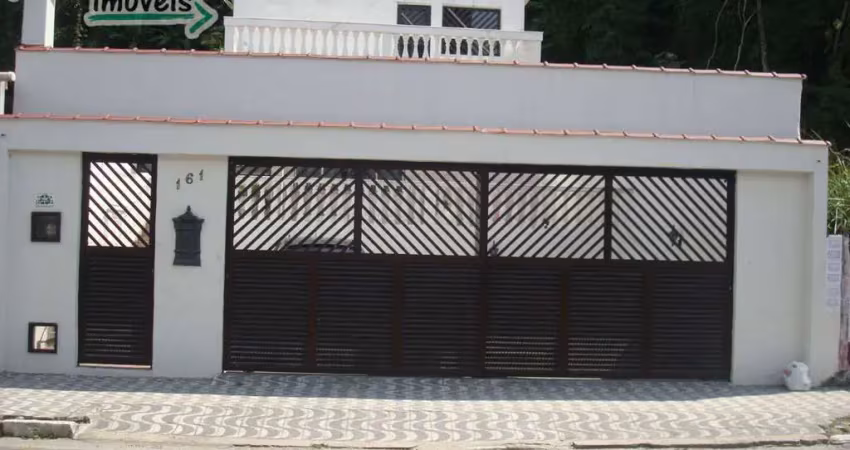Casa sobrado com 4 dormitórios e 4 banheiros em gonzaguinha, são vicente