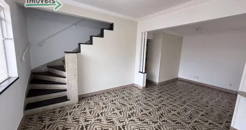 Casa com 3 quartos para alugar na Rua Major Santos Silva, 44, Embaré, Santos