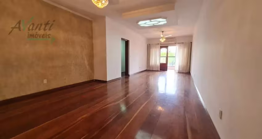 Apartamento amplo com 3 dormitórios, 2 vagas e vista livre na praia de santos
