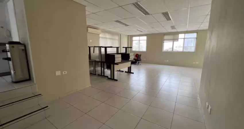 Sala comercial com 1 sala para alugar na Rua Paraná, 182, Vila Mathias, Santos