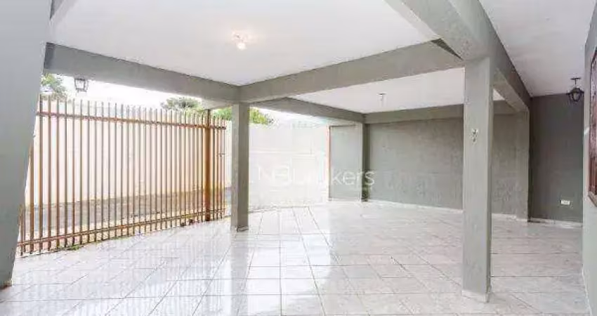 Em condomínio fechado – 3 quartos e churrasqueira coberta!