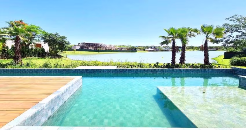 Luxuosa mansão em condomínio à venda em Porto Feliz-SP, Avecuia do Alto, com 7 quartos, 7 suítes, 10 banheiros, 5 vagas e 3.300m².