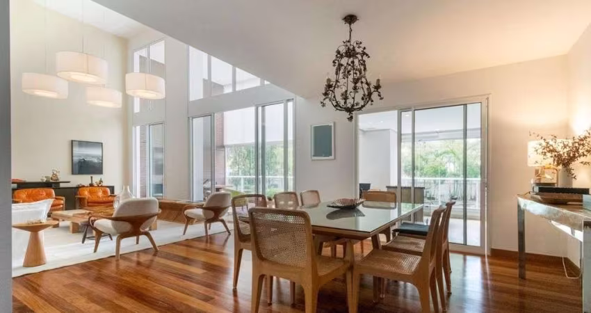 Apartamento de luxo à venda no Campo Belo, São Paulo-SP, com 3 suítes, 5 banheiros, 3 vagas de garagem e 350m².