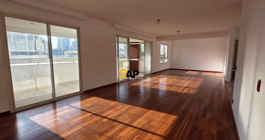 Venda de Apartamento de Luxo na Vila Andrade, São Paulo-SP: 4 Quartos, 4 Suítes, 5 Banheiros, 4 Vagas e 261m² de Área