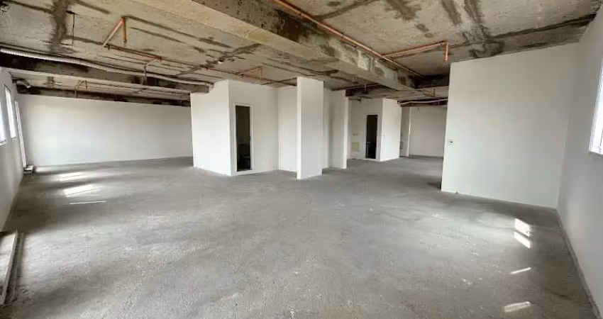 Imperdível sala comercial de 547,10 m² no condomínio na liberdade, são paulo-sp: venda e locação!