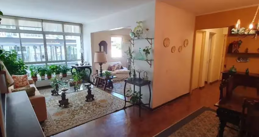 Apartamento com 3 quartos para venda na melhor localização do Itaim - Rua Iaia