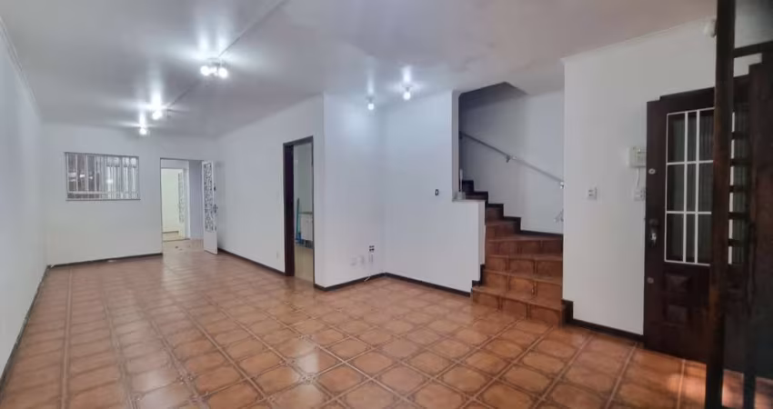 Sobrado com 3 quartos e suíte, 4 banheiros, 2 vagas em Santo Amaro, SP - 167m²
