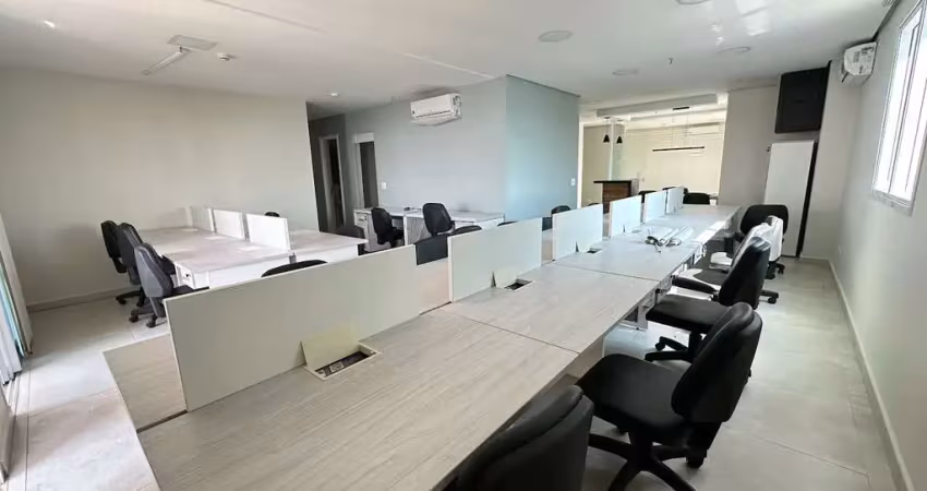 Sala comercial de alto padrão em frente ao metrô são joaquim, são paulo-sp: 157m², 3 banheiros e 4 vagas de garagem