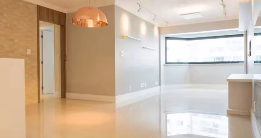 Apartamento à venda na Vila Olímpia, São Paulo-SP, com 3 quartos, 3 suítes, 4 banheiros e 2 vagas de garagem.